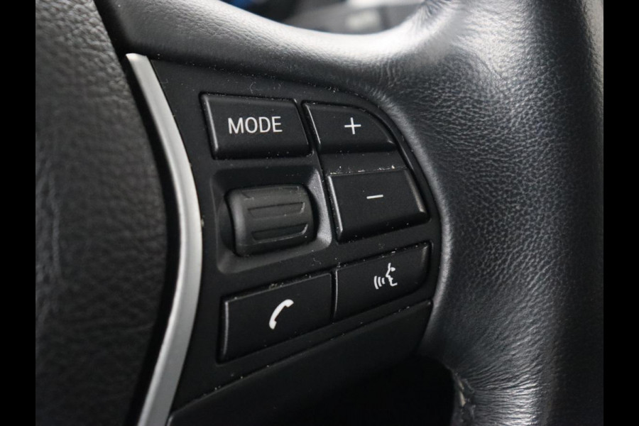 BMW 3 Serie 318i Luxury Edition | Leder | Stoelverwarming | Full LED | Navigatie | Parkeerhulp | Climate control | Bluetooth | Cruise control