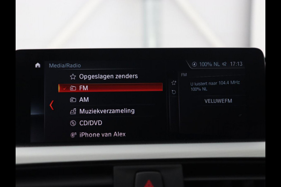 BMW 3 Serie 318i Luxury Edition | Leder | Stoelverwarming | Full LED | Navigatie | Parkeerhulp | Climate control | Bluetooth | Cruise control