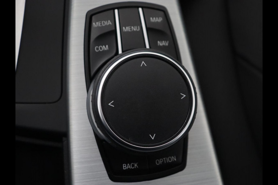 BMW 3 Serie 318i Luxury Edition | Leder | Stoelverwarming | Full LED | Navigatie | Parkeerhulp | Climate control | Bluetooth | Cruise control