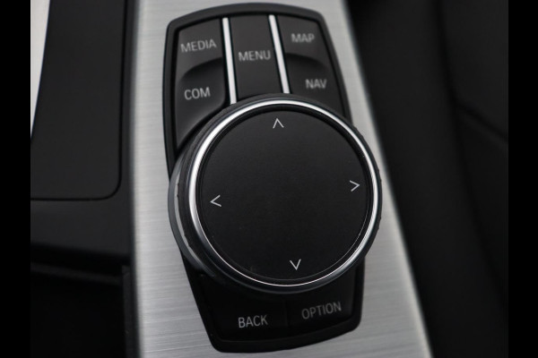 BMW 3 Serie 318i Luxury Edition | Leder | Stoelverwarming | Full LED | Navigatie | Parkeerhulp | Climate control | Bluetooth | Cruise control