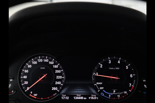 BMW 3 Serie 318i Luxury Edition | Leder | Stoelverwarming | Full LED | Navigatie | Parkeerhulp | Climate control | Bluetooth | Cruise control