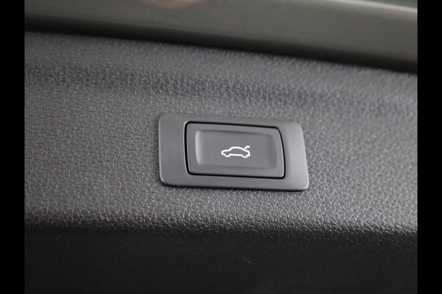 Audi Q3 35 TFSI Advanced Edition 150 pk S-tronic | Verlengde garantie | Navigatie | Gratis Winterset | Achteruitrijcamera | LED koplampen | Stoelverwarming |