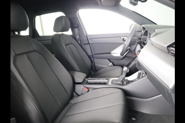 Audi Q3 35 TFSI Advanced Edition 150 pk S-tronic | Verlengde garantie | Navigatie | Gratis Winterset | Achteruitrijcamera | LED koplampen | Stoelverwarming |