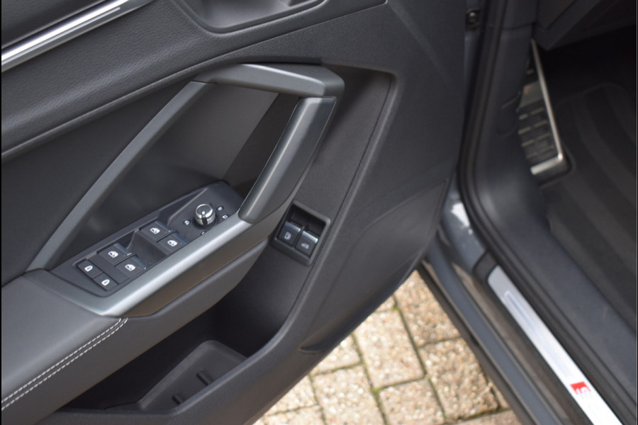 Audi Q3 Sportback 45 TFSI e S-Line 245 Pk Navi Leder Sfeer Keyless Trekhaak Matrix Nano Grijs Metallic