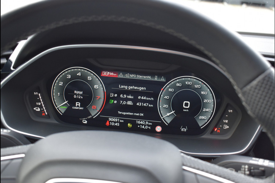 Audi Q3 Sportback 45 TFSI e S-Line 245 Pk Navi Leder Sfeer Keyless Trekhaak Matrix Nano Grijs Metallic