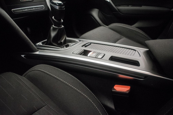 Renault MEGANE Estate 1.3 TCe Limited [ Keyless Carplay Trekhaak LED 1e Eigenaar ]