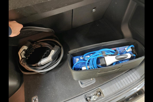Hyundai Kona EV Fashion 64 kWh | Trekhaak | Navi | Carplay |