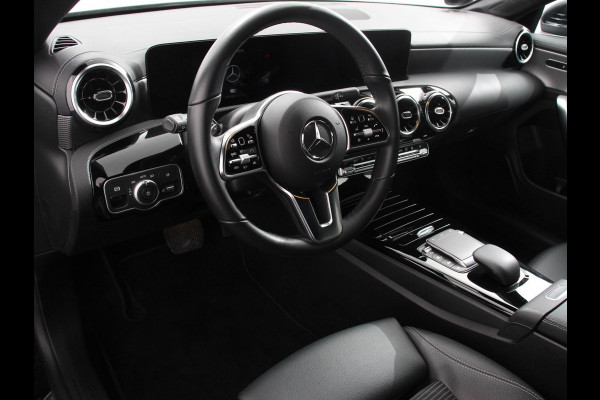 Mercedes-Benz CLA-Klasse Shooting Brake 250 e PHEV Progesive Automaat Navigatie Climate Control Camera Electrisch bedienbare achterklep verwarmbare voorstoelen Adaptive Cruise Control | Dab