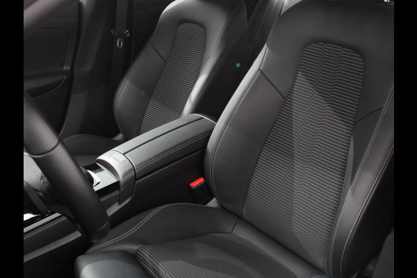 Mercedes-Benz CLA-Klasse Shooting Brake 250 e PHEV Progesive Automaat Navigatie Climate Control Camera Electrisch bedienbare achterklep verwarmbare voorstoelen Adaptive Cruise Control | Dab