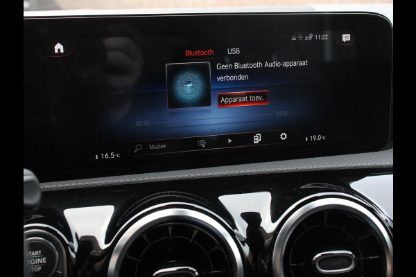 Mercedes-Benz CLA-Klasse Shooting Brake 250 e PHEV Progesive Automaat Navigatie Climate Control Camera Electrisch bedienbare achterklep verwarmbare voorstoelen Adaptive Cruise Control | Dab