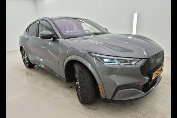 Ford Mustang Mach-E Extended First Edition AWD 98 kWh | Trekhaak | Leder | Navi | B&O Sound | 360 Camera |