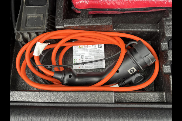 Peugeot 308 1.6 Plug-in Hybrid 225 GT STUUR + STOELVERW. MET MASSAGE| ELEK. STOEL| PANO| 360 CAMERA| ELEK. ACHTERKLEP| DODE HOEK| KEYLESS