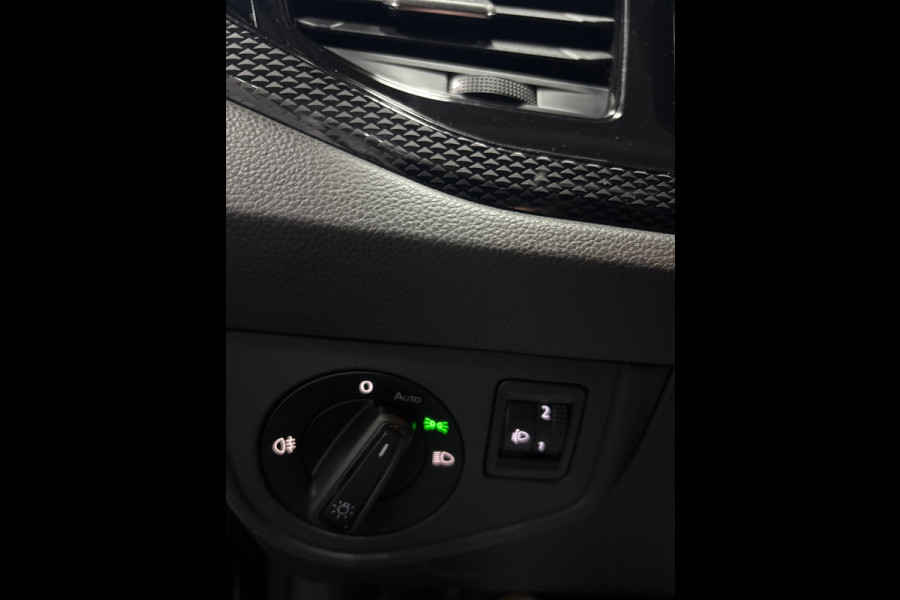 Volkswagen Polo 1.0 TSI Life Business Auomaat | Navi | Clima | Cruise | PDC | Stoelverwarming
