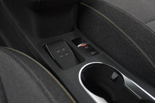 Renault Captur Mild Hybrid 160 EDC Techno | Camera | Navigatie | Apple Carplay | Pack Full Screen