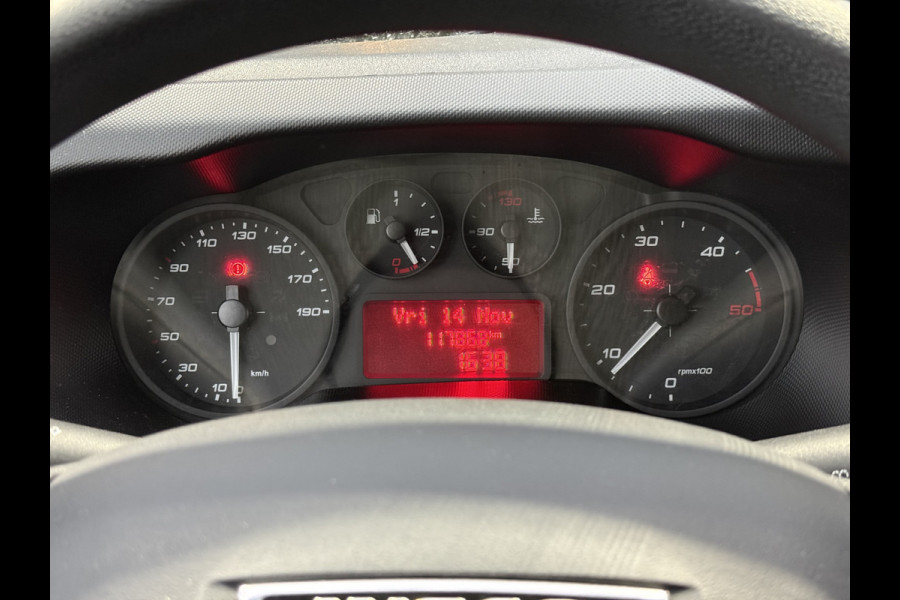 Iveco Daily 35C16V 2.3 410 Bakwagen | Dubbel lucht | Cruisec. | Airco