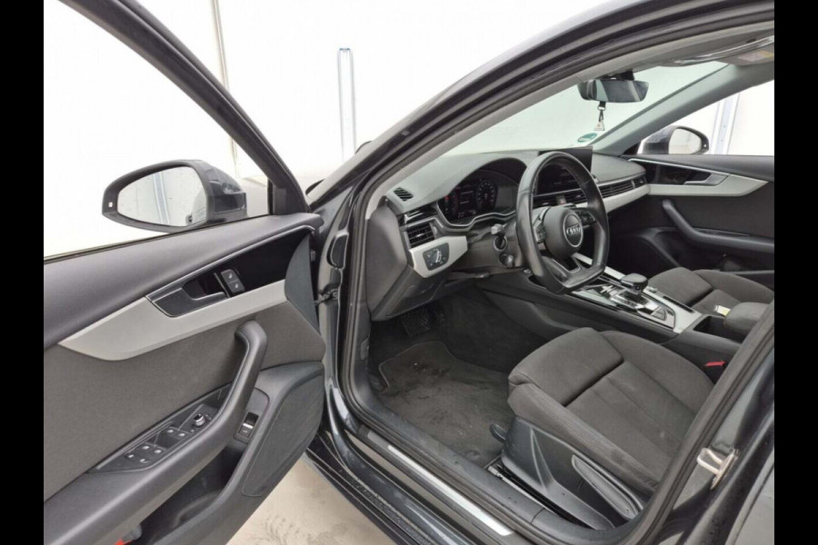 Audi A4 Avant 35 TFSI Aut. Business Sport | Trekhaak | Navi | Keyless |