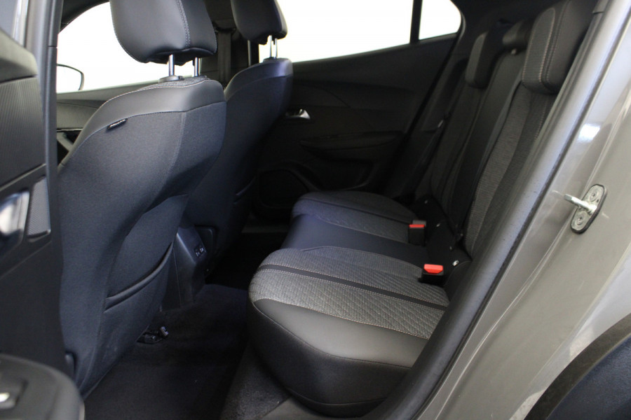 Peugeot 2008 1.2 PureTech Allure |Camera|Navi|