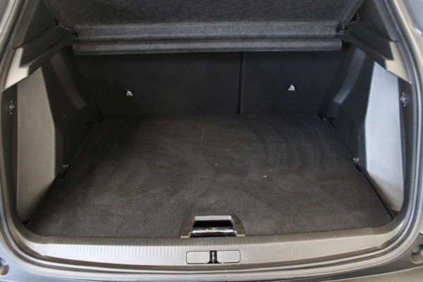 Peugeot 2008 1.2 PureTech Allure |Camera|Navi|