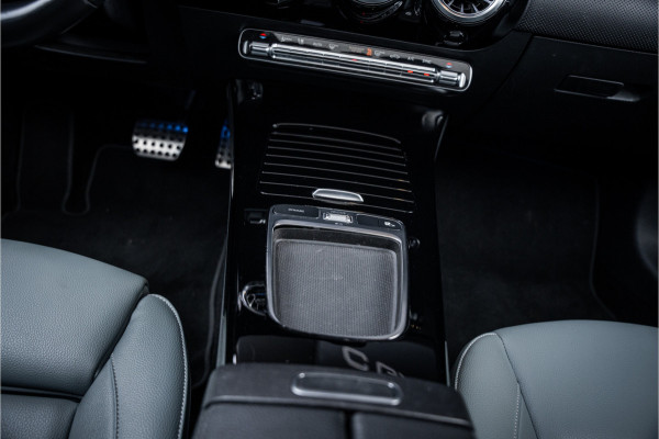 Mercedes-Benz A-Klasse AMG A35 4MATIC - Panorama | Burmester | Keyless | Camera | Stoelverwarming