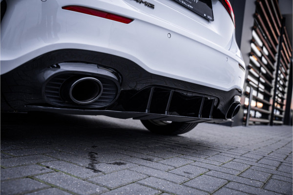 Mercedes-Benz A-Klasse AMG A35 4MATIC - Panorama | Burmester | Keyless | Camera | Stoelverwarming