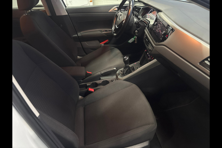 Volkswagen Polo 1.0 TSI Comfortline Business Navi | Clima | Cruise | Lichtmetaal | PDC