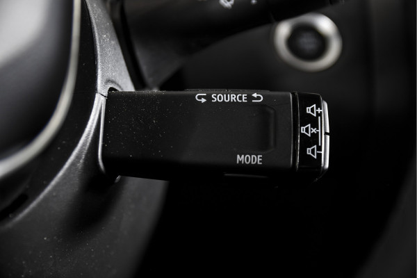 Renault Captur 1.3 mild hybrid 160 PK techno - Automaat | Dig. Cockpit | Cruise | PDC | Camera | App. Connect | ECC | DAB | LM 18" | 0035