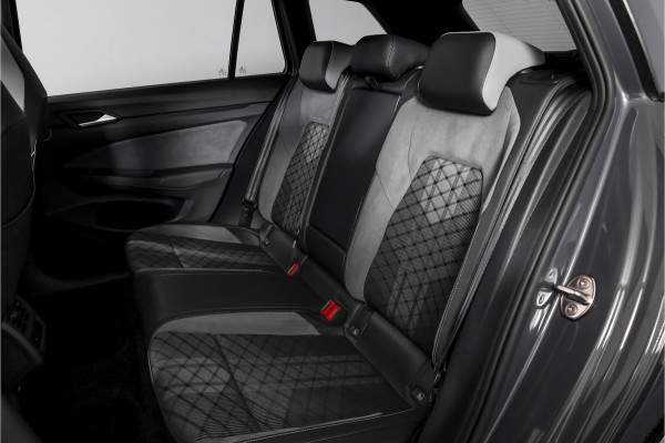 Volkswagen GOLF Variant 1.5 eTSI 150 PK R-Line - Automaat | S/K- Panodak | Dig. Cockpit | Adapt. Cruise | PDC | Camera | NAV + App. Connect | ECC | DAB | LM 18" |