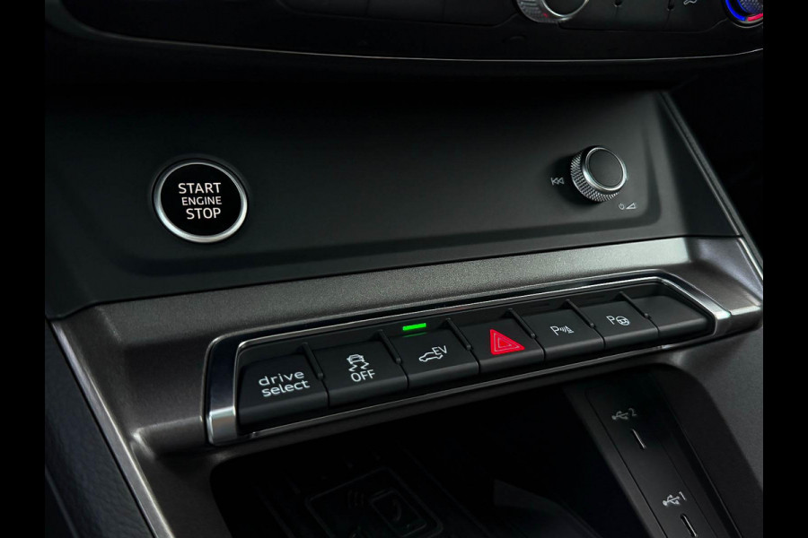 Audi Q3 45TFSI e 245pk S-Tronic Competition Edition One S-Line 1e Eig! Audi Exclusive|Pano|B&O|Magnetic|Leder|360°|Ambiance|Matrix