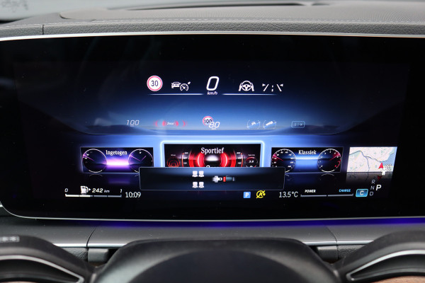 Mercedes-Benz GLS 580 V8 4MATIC AMG Line | Facelift | Airmatic | Panoramadak | Massage | Stoelventilatie | Memory | Burmester High End | HUD | Surround Camera | Trekhaak | Soft-Close | Vlakkenverwarming |