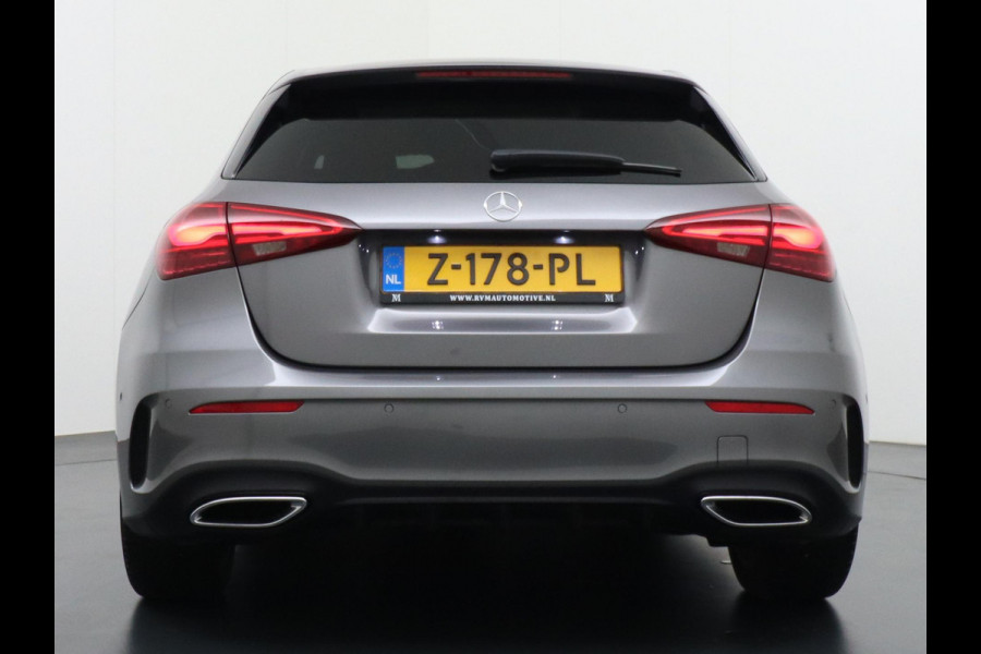 Mercedes-Benz A-Klasse 200 AMG Line FACELIFT | 163PK | Night-pakket | Panoramadak | Ambienteverlichting | Dodehoek | Mountaingrau | Rijklaar + 12 mnd BOVAG garantie