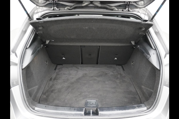 Mercedes-Benz A-Klasse 200 AMG Line FACELIFT | 163PK | Night-pakket | Panoramadak | Ambienteverlichting | Dodehoek | Mountaingrau | Rijklaar + 12 mnd BOVAG garantie