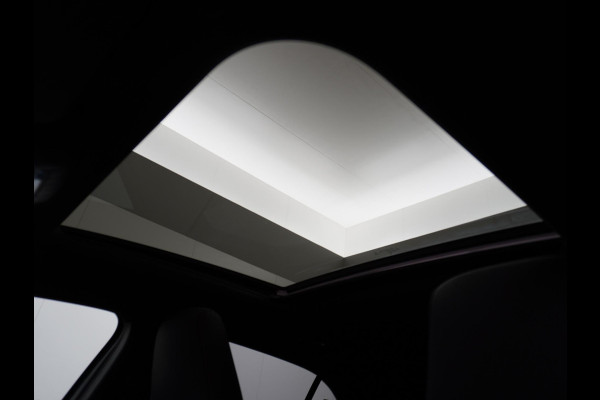 Mercedes-Benz A-Klasse 200 AMG Line FACELIFT | 163PK | Night-pakket | Panoramadak | Ambienteverlichting | Dodehoek | Mountaingrau | Rijklaar + 12 mnd BOVAG garantie