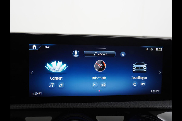 Mercedes-Benz A-Klasse 200 AMG Line FACELIFT | 163PK | Night-pakket | Panoramadak | Ambienteverlichting | Dodehoek | Mountaingrau | Rijklaar + 12 mnd BOVAG garantie