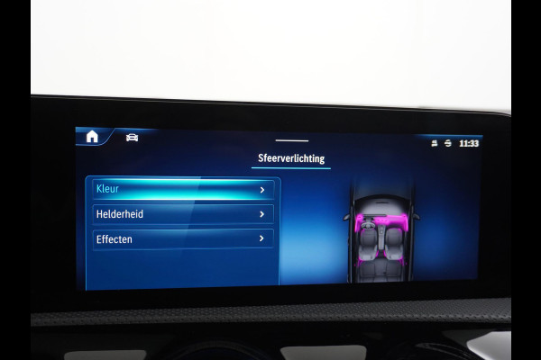 Mercedes-Benz A-Klasse 200 AMG Line FACELIFT | 163PK | Night-pakket | Panoramadak | Ambienteverlichting | Dodehoek | Mountaingrau | Rijklaar + 12 mnd BOVAG garantie