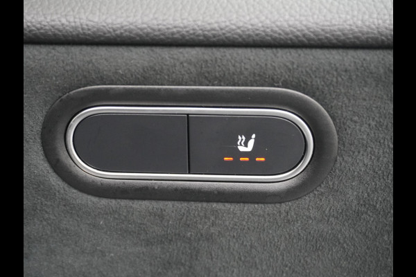 Mercedes-Benz A-Klasse 200 AMG Line FACELIFT | 163PK | Night-pakket | Panoramadak | Ambienteverlichting | Dodehoek | Mountaingrau | Rijklaar + 12 mnd BOVAG garantie