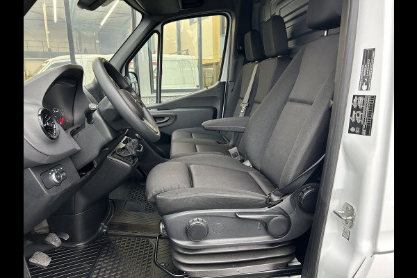 Mercedes-Benz Sprinter 317 CDI L2 H2 MBUX / 360 Camera / Navigatie / Parkeersensoren / Cruise control / Airco / 270 Graden achterdeuren
