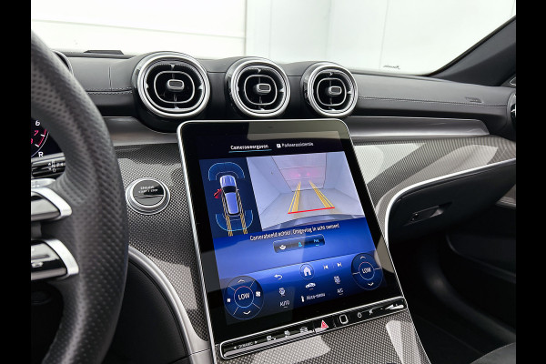 Mercedes-Benz C-Klasse Estate 300 e AMG Plug-In Hybride AMG Line | Night Pakket | Panorama Schuif-Kanteldak | Alarm Klasse 3 | KeyLess-Go | Easy Pack Achterklep. Inclusief 48 maanden Mercedes-Benz Certified garantie voor Europa.