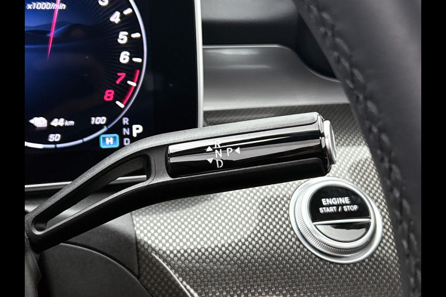 Mercedes-Benz C-Klasse Estate 300 e AMG Plug-In Hybride AMG Line | Night Pakket | Panorama Schuif-Kanteldak | Alarm Klasse 3 | KeyLess-Go | Easy Pack Achterklep. Inclusief 48 maanden Mercedes-Benz Certified garantie voor Europa.