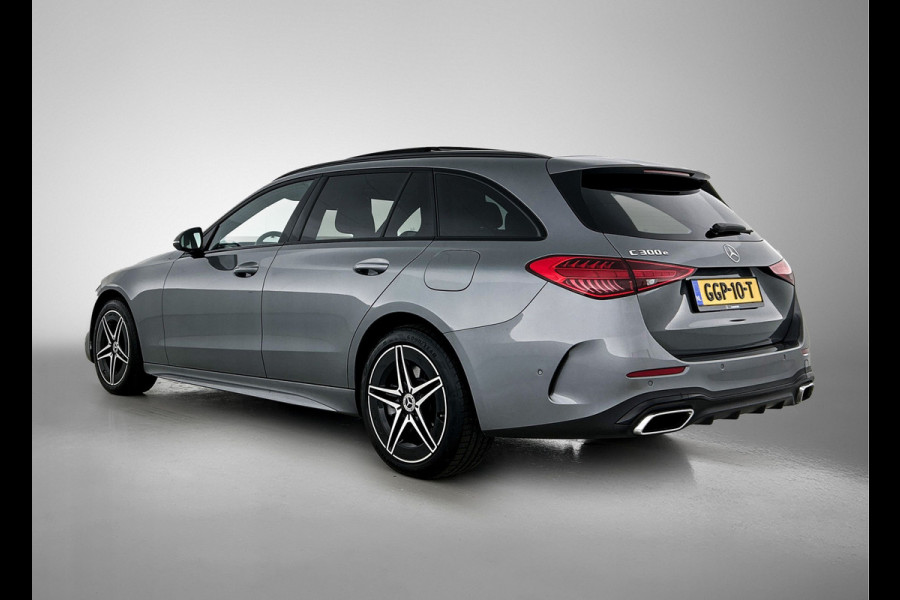 Mercedes-Benz C-Klasse Estate 300 e AMG Plug-In Hybride AMG Line | Night Pakket | Panorama Schuif-Kanteldak | Alarm Klasse 3 | KeyLess-Go | Easy Pack Achterklep. Inclusief 48 maanden Mercedes-Benz Certified garantie voor Europa.