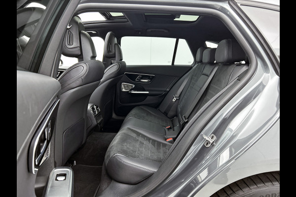Mercedes-Benz C-Klasse Estate 300 e AMG Plug-In Hybride AMG Line | Night Pakket | Panorama Schuif-Kanteldak | Alarm Klasse 3 | KeyLess-Go | Easy Pack Achterklep. Inclusief 48 maanden Mercedes-Benz Certified garantie voor Europa.