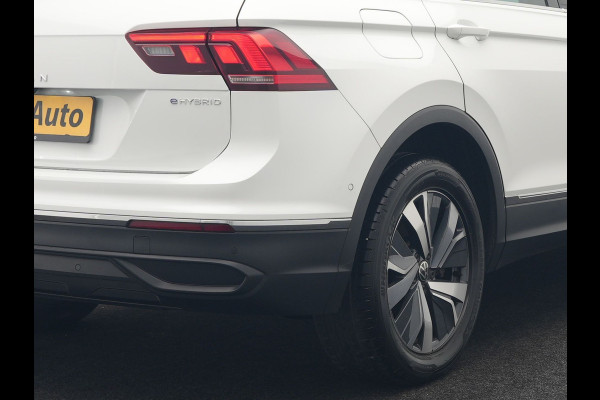 Volkswagen Tiguan 1.4 TSI eHybrid Elegance Plug In Hybrid 245pk Dealer O.H. PHEV | Trekhaak Af Fabriek | Adaptive Cruise | IQ Light | Camera | Stoelen & Stuur Verwarmd | Apple Carplay | Blis | Navigatie | DAB |