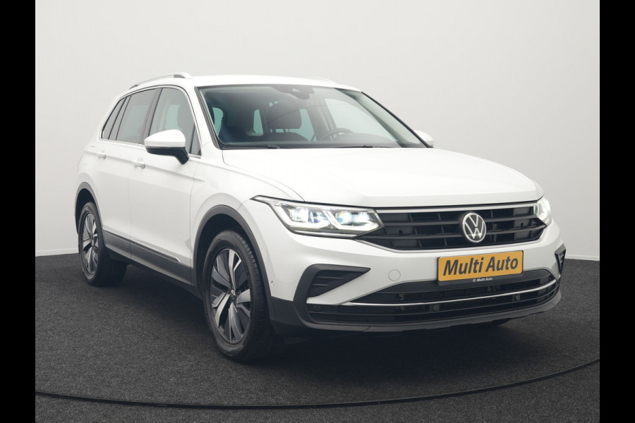 Volkswagen Tiguan 1.4 TSI eHybrid Elegance Plug In Hybrid 245pk Dealer O.H. PHEV | Trekhaak Af Fabriek | Adaptive Cruise | IQ Light | Camera | Stoelen & Stuur Verwarmd | Apple Carplay | Blis | Navigatie | DAB |