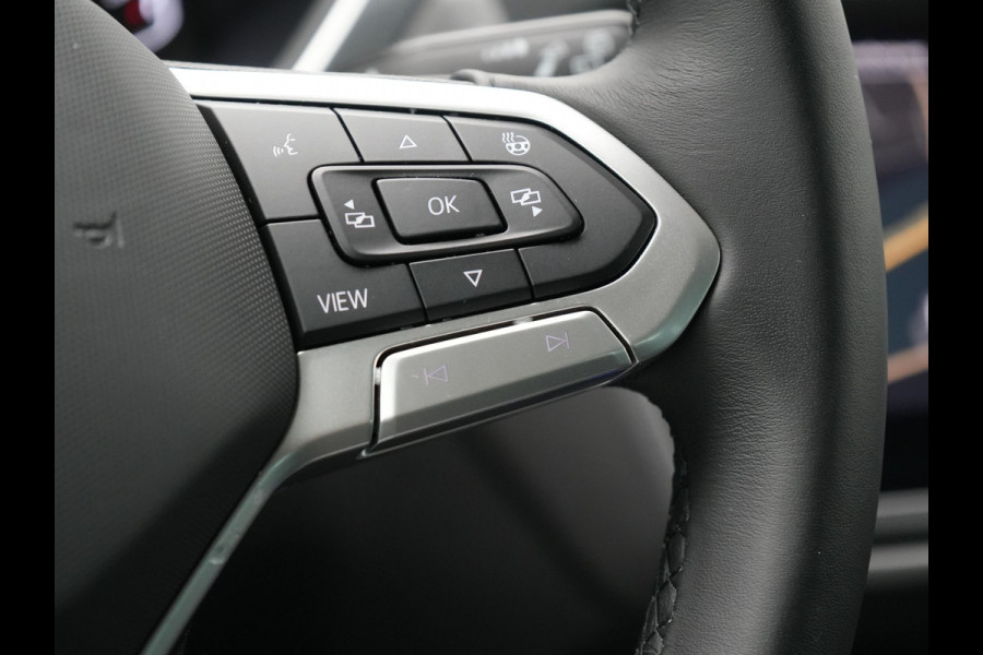 Volkswagen Tiguan 1.4 TSI eHybrid Elegance Plug In Hybrid 245pk Dealer O.H. PHEV | Trekhaak Af Fabriek | Adaptive Cruise | IQ Light | Camera | Stoelen & Stuur Verwarmd | Apple Carplay | Blis | Navigatie | DAB |