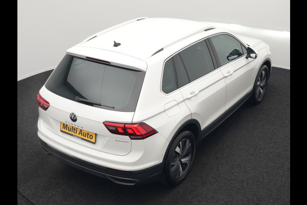 Volkswagen Tiguan 1.4 TSI eHybrid Elegance Plug In Hybrid 245pk Dealer O.H. PHEV | Trekhaak Af Fabriek | Adaptive Cruise | IQ Light | Camera | Stoelen & Stuur Verwarmd | Apple Carplay | Blis | Navigatie | DAB |