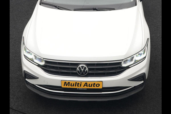 Volkswagen Tiguan 1.4 TSI eHybrid Elegance Plug In Hybrid 245pk Dealer O.H. PHEV | Trekhaak Af Fabriek | Adaptive Cruise | IQ Light | Camera | Stoelen & Stuur Verwarmd | Apple Carplay | Blis | Navigatie | DAB |