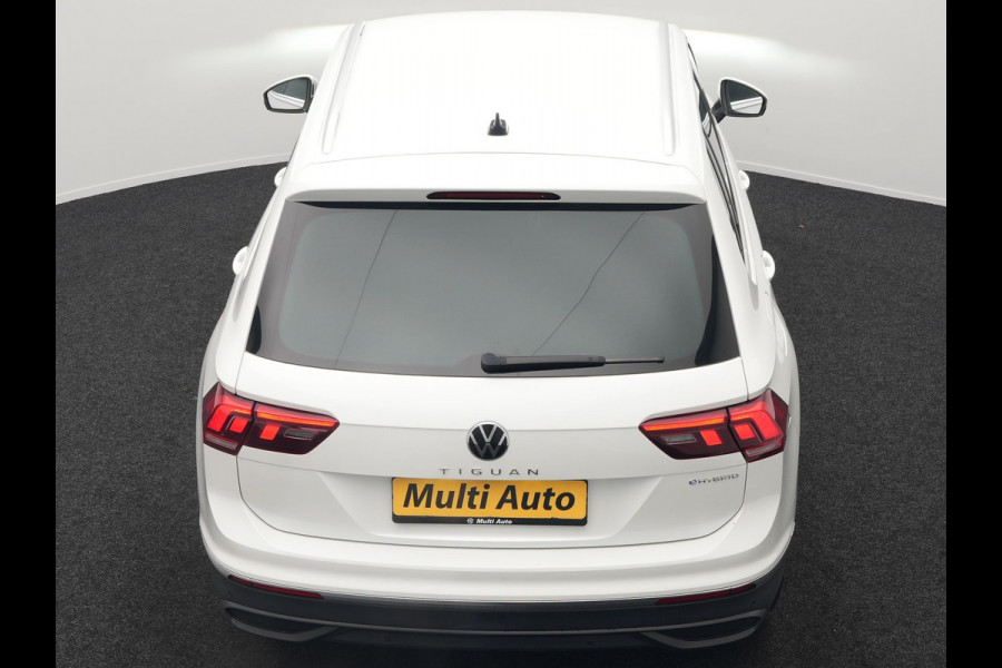 Volkswagen Tiguan 1.4 TSI eHybrid Elegance Plug In Hybrid 245pk Dealer O.H. PHEV | Trekhaak Af Fabriek | Adaptive Cruise | IQ Light | Camera | Stoelen & Stuur Verwarmd | Apple Carplay | Blis | Navigatie | DAB |