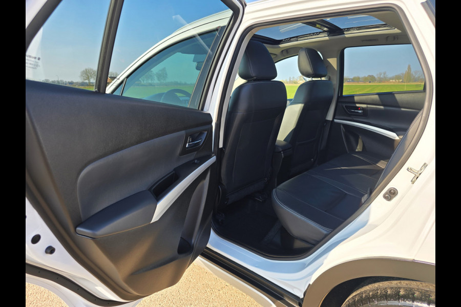 Suzuki S-Cross 1.4 Boosterjet AllGrip 4WD Style Smart Hybrid - 130 Pk - Automaat - Navi - Camera - Stoelverwarming