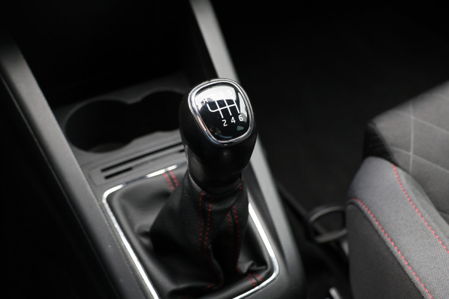 Škoda Fabia Combi 1.0 TSI Monte Carlo | CarPlay | PDC | LED | Trekhaak | Climatronic | LM Velgen | Sport stoelen | Nieuwe APK | NAP Logisch