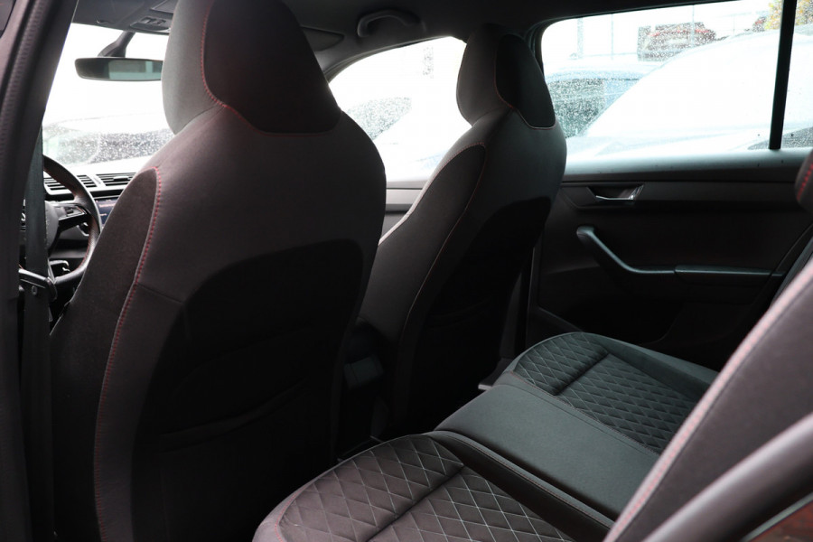 Škoda Fabia Combi 1.0 TSI Monte Carlo | CarPlay | PDC | LED | Trekhaak | Climatronic | LM Velgen | Sport stoelen | Nieuwe APK | NAP Logisch