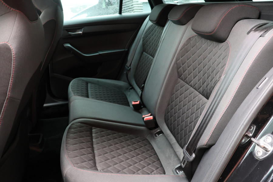 Škoda Fabia Combi 1.0 TSI Monte Carlo | CarPlay | PDC | LED | Trekhaak | Climatronic | LM Velgen | Sport stoelen | Nieuwe APK | NAP Logisch